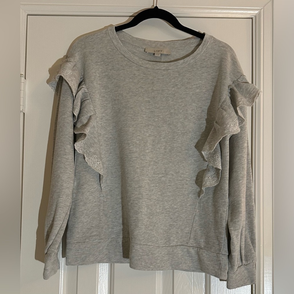 Loft, Long Sleeve, Eyelet Trim Ruffle, 100%Cotton Knit-Has Stretch
Sz S
Like New